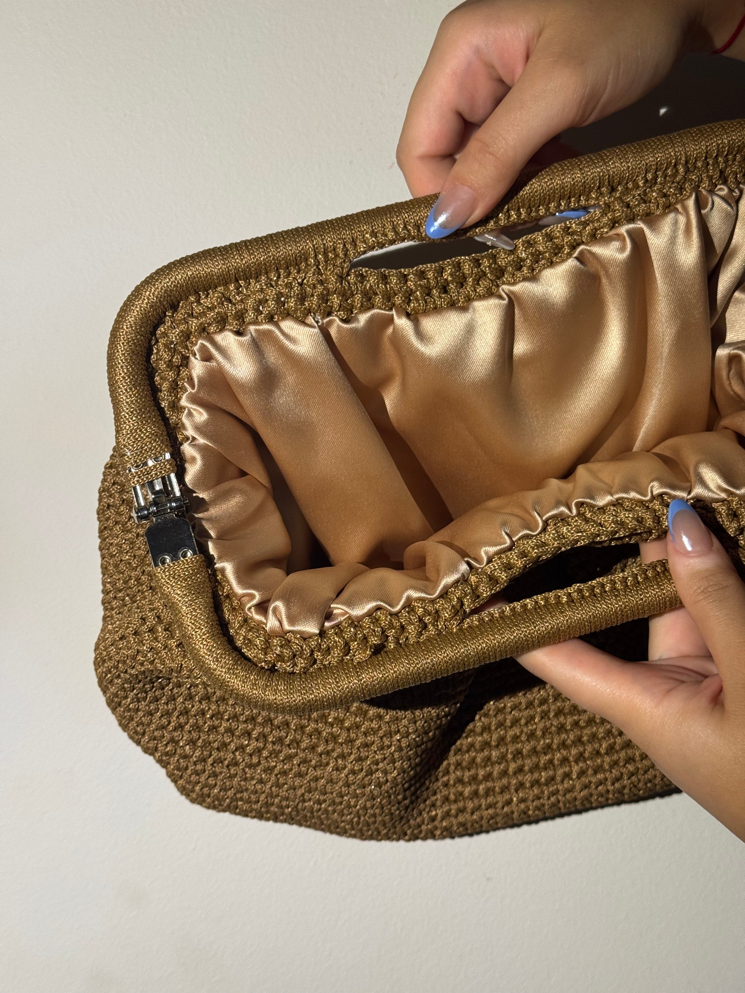 Camel clutch small size